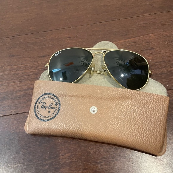 vintage 1980s Ray-Ban Gold Frame aviator Sunglasses - Picture 1 of 14